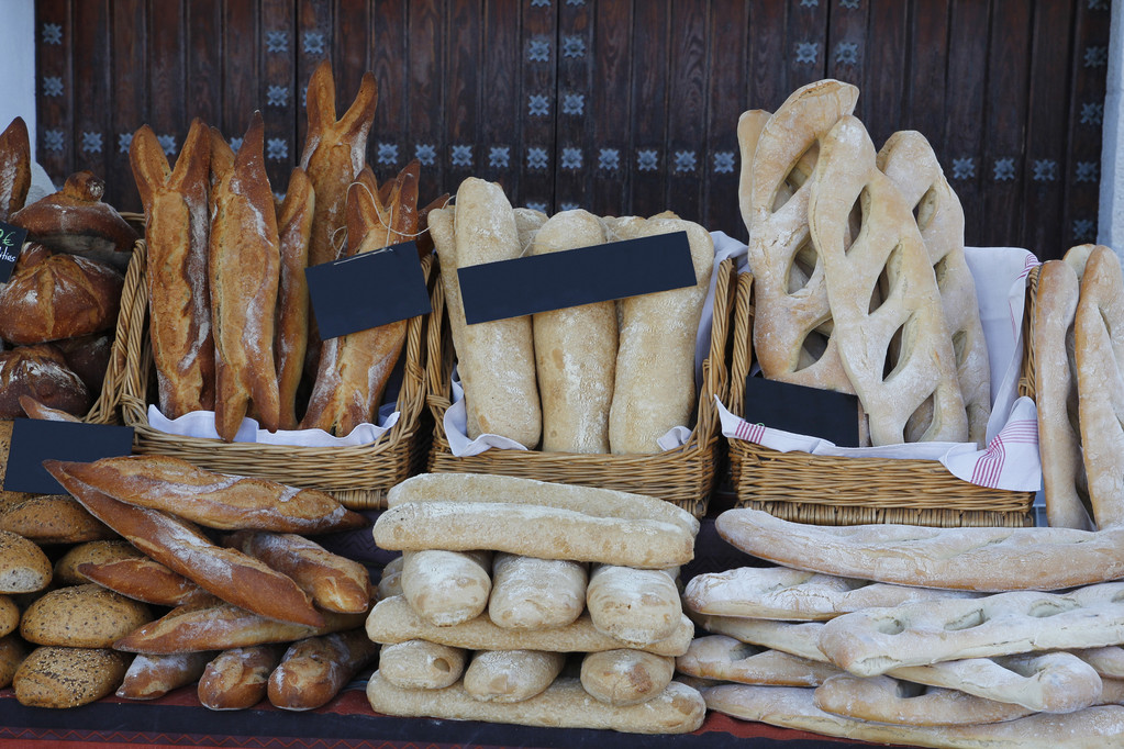 フーガス：南仏の市場のパン